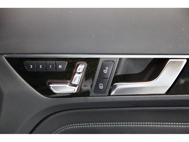 Mercedes Benz E-CLASS 2013-09 27029-28
