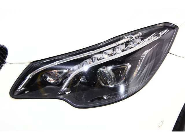 Mercedes Benz E-CLASS 2013-09 27029-17