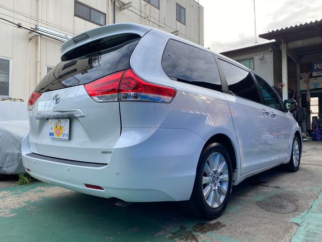 Toyota SIENNA 2021-07 6982-3