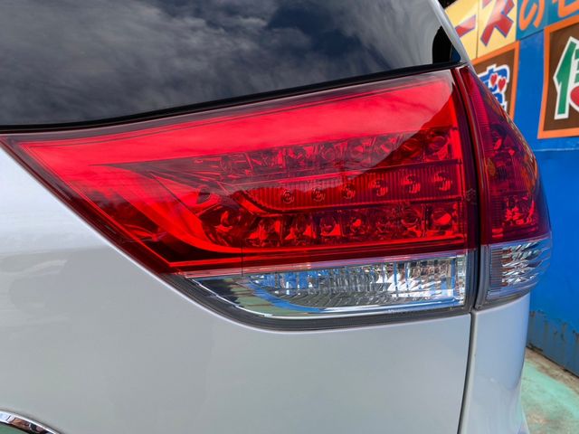Toyota SIENNA 2021-07 6982-28