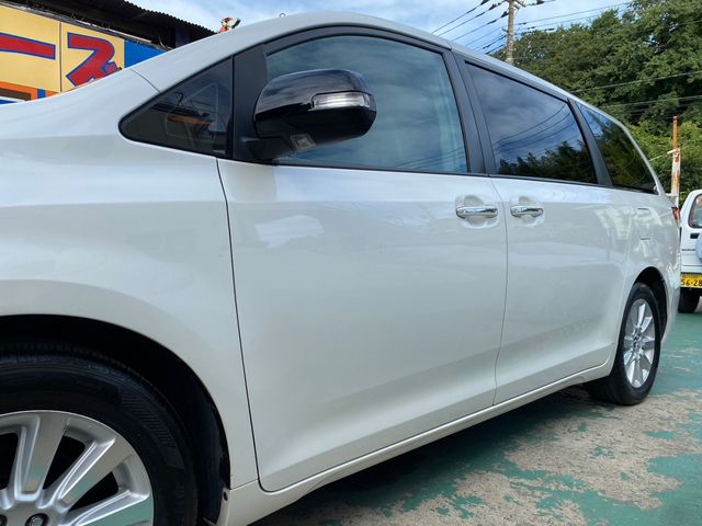 Toyota SIENNA 2021-07 6982-22