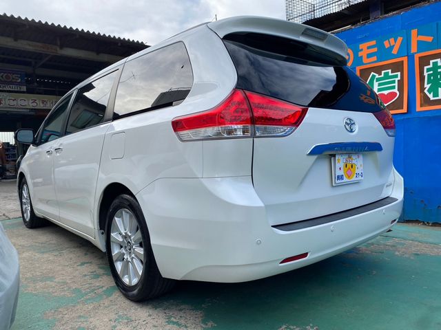 Toyota SIENNA 2021-07 6982-4