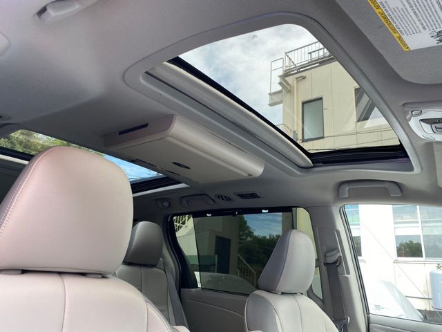 Toyota SIENNA 2021-07 6982-10