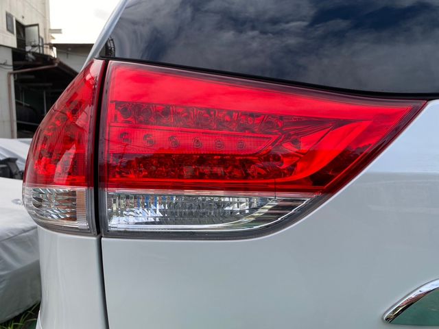 Toyota SIENNA 2021-07 6982-27
