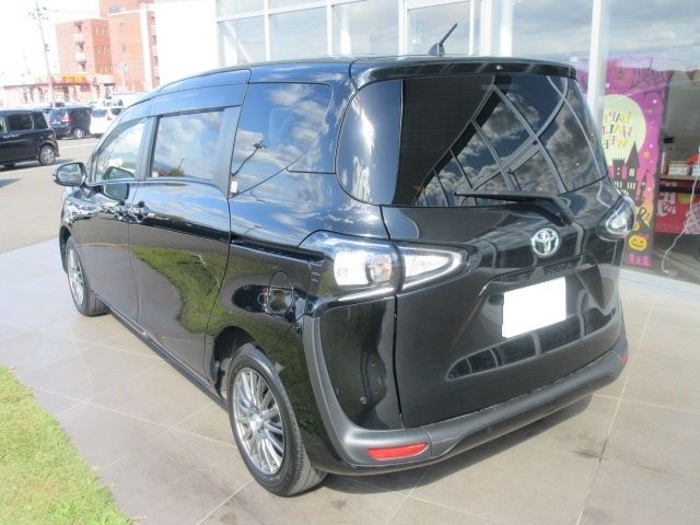 Toyota SIENTA 2022-05 15365-3