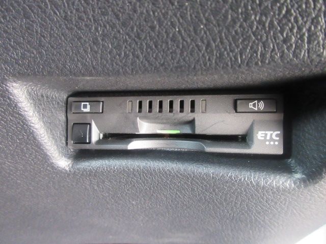 Toyota SIENTA 2022-05 15365-19