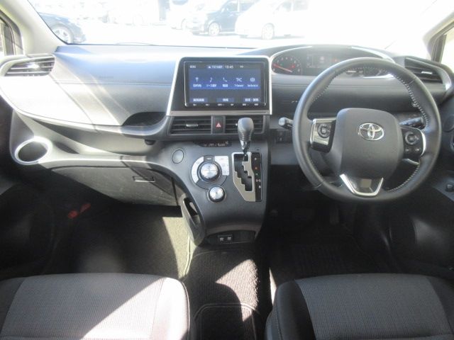 Toyota SIENTA 2022-05 15365-6