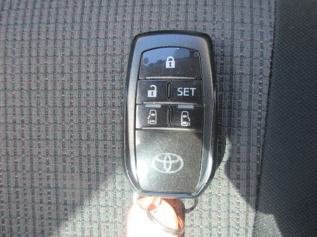 Toyota SIENTA 2022-05 15365-21
