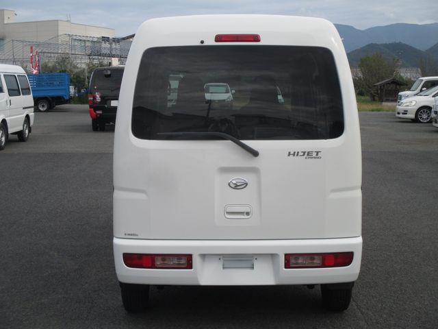 Daihatsu HIJET CARGO 2015-08 23555-6