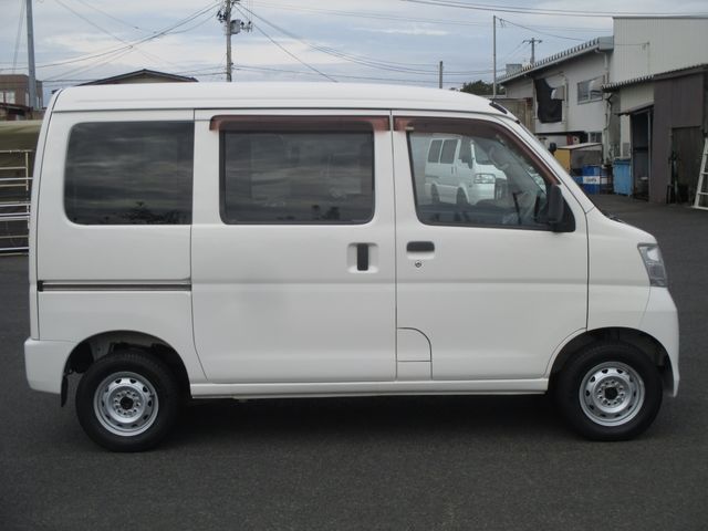 Daihatsu HIJET CARGO 2015-08 23555-3