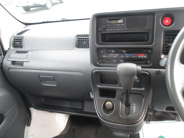 Daihatsu HIJET CARGO 2015-08 23555-21