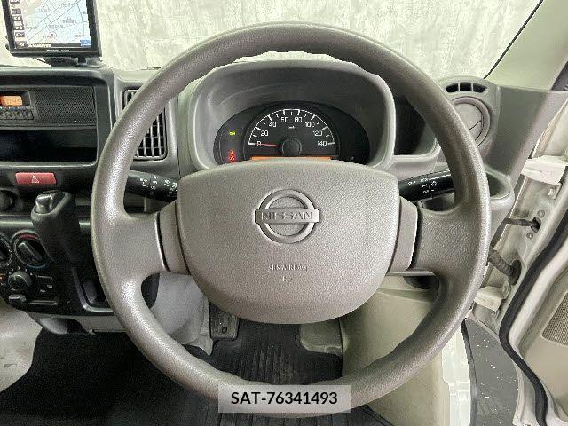 Nissan CLIPPER 2017-09 255557-13