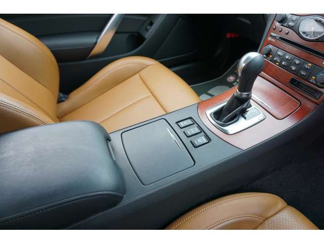 Nissan SKYLINE COUPE 2008-03 5278-10
