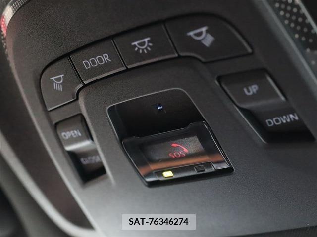 Toyota CROWN 2023-05 396120-28