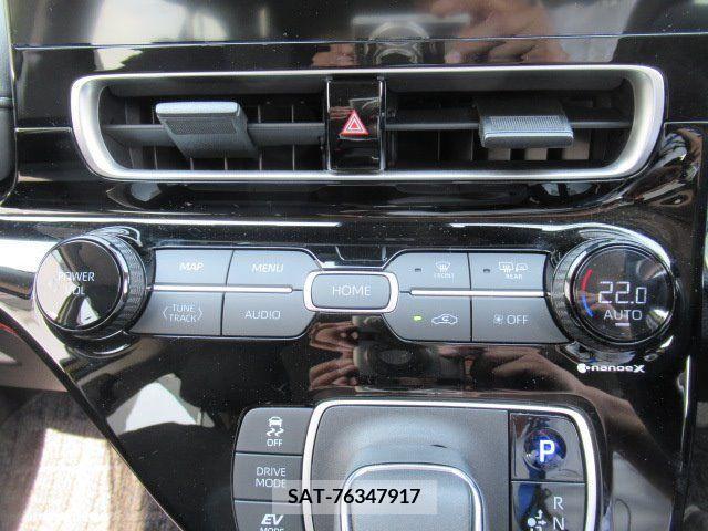 Toyota AQUA 2021-09 356093-3