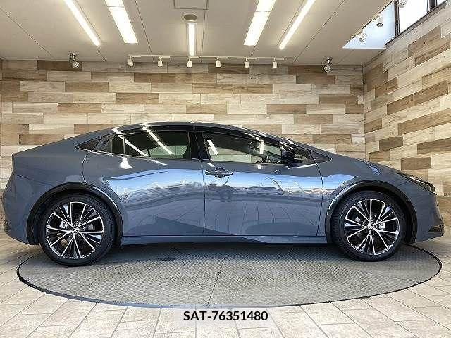 Toyota PRIUS 2023-03 366562-13