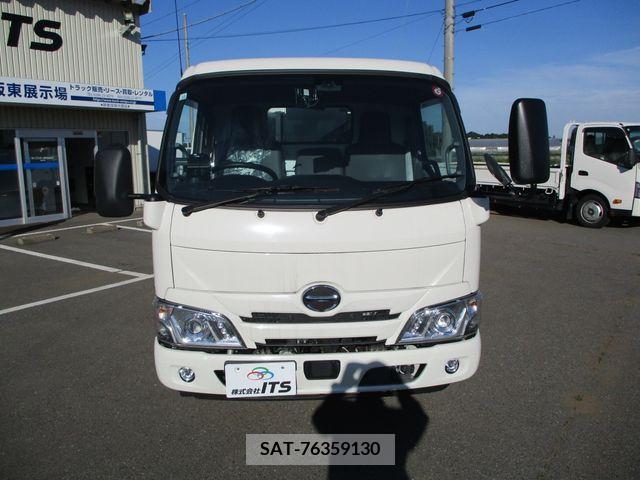 Hino DUTRO 2023-10 296677-1