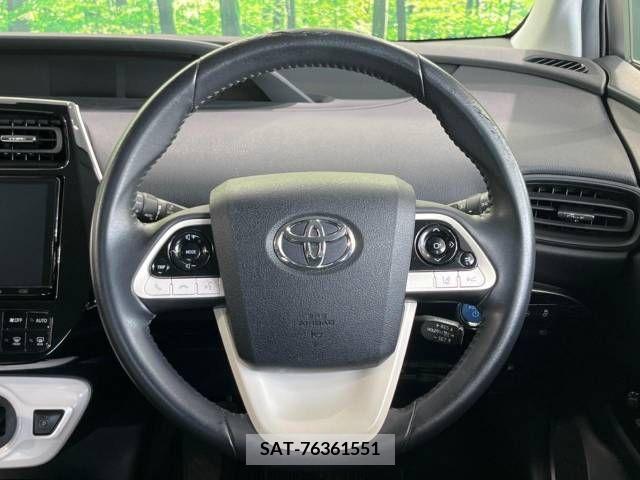 Toyota PRIUS 2018-10 366637-11