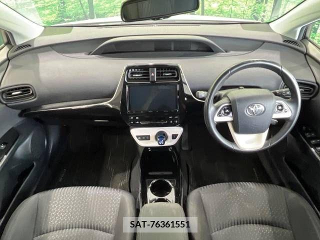Toyota PRIUS 2018-10 366637-1