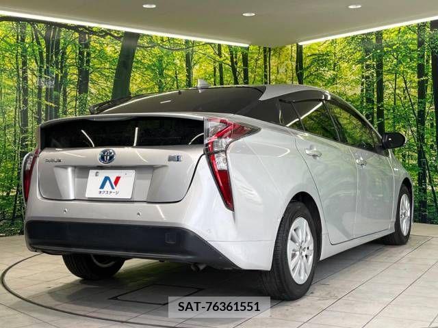 Toyota PRIUS 2018-10 366637-17