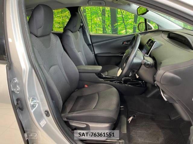 Toyota PRIUS 2018-10 366637-8