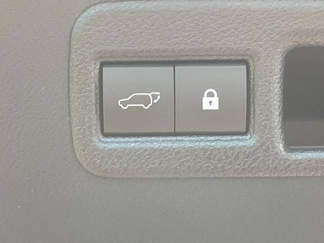 Lexus NX 2018-05 27083-6