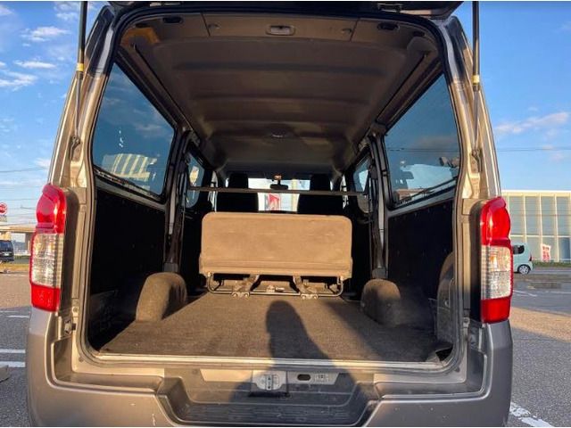 Nissan NV350 Caravan 2014-06 19060-9
