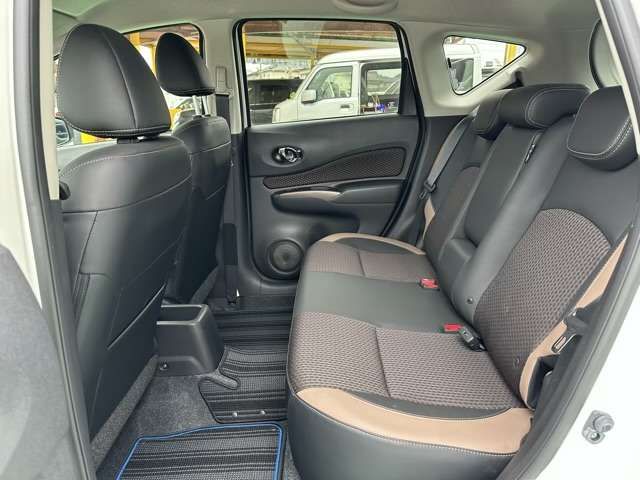 Nissan NOTE 2018-01 11058-4