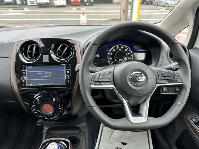 Nissan NOTE 2018-01 11058-6