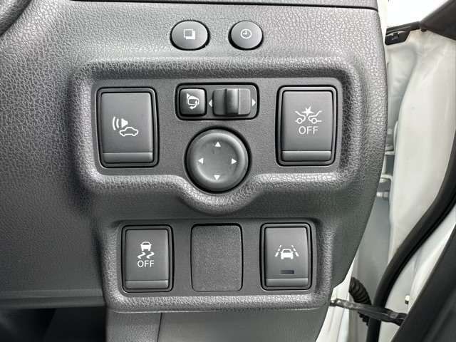 Nissan NOTE 2018-01 11058-15