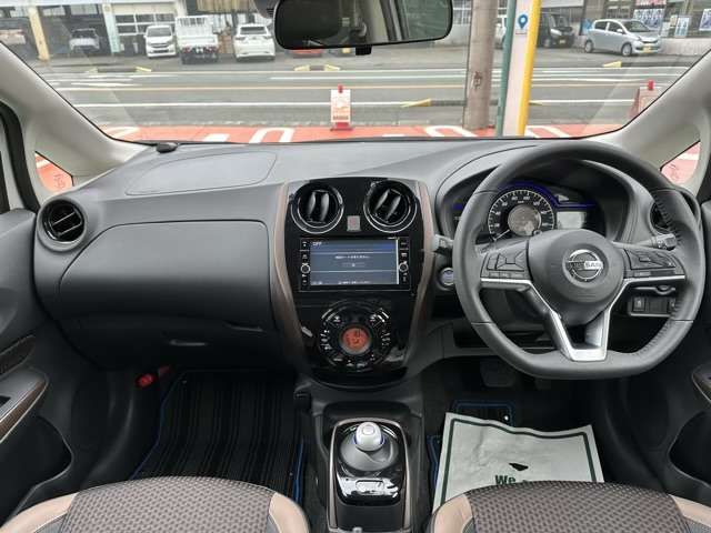 Nissan NOTE 2018-01 11058-5