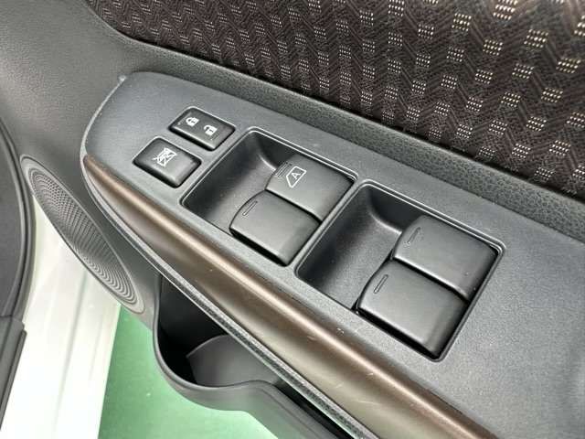 Nissan NOTE 2018-01 11058-14