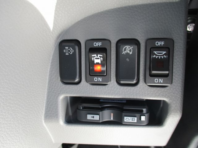 Mitsubishi CANTER 2023-10 13640-14