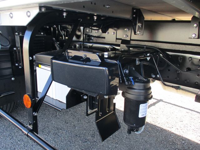 Mitsubishi CANTER 2023-10 13640-8