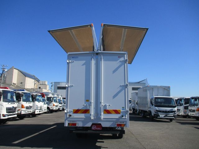 Mitsubishi CANTER 2023-10 13640-3