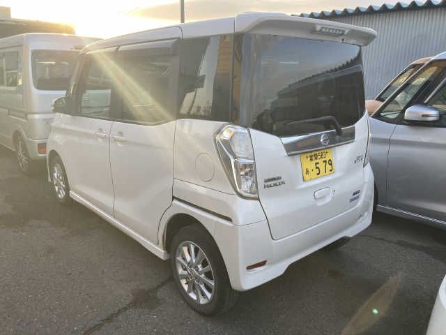 Nissan DAYZ ROOX 2015-03 184431-2