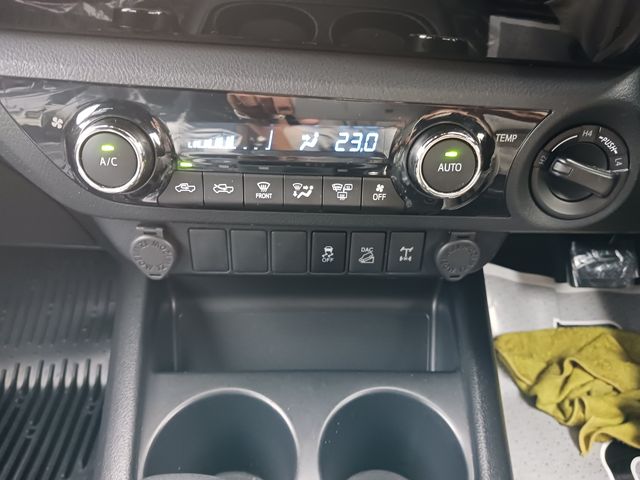 Toyota HILUX 2020-05 15038-19