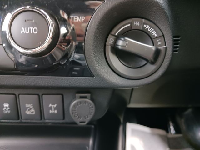 Toyota HILUX 2020-05 15038-21
