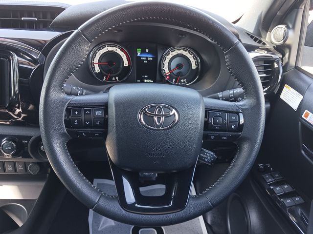Toyota HILUX 2020-05 15038-14