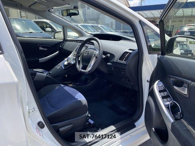 Toyota PRIUS 2014-02 281781-10