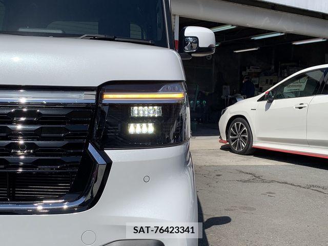 Honda N BOX CUSTOM 2023-10 220239-11