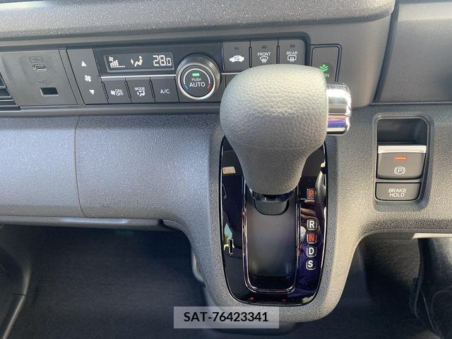 Honda N BOX CUSTOM 2023-10 220239-26