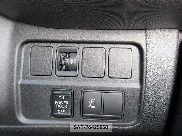 Nissan SERENA 2018-11 285260-7