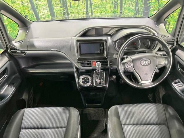 Toyota VOXY 2016-12 196585-1