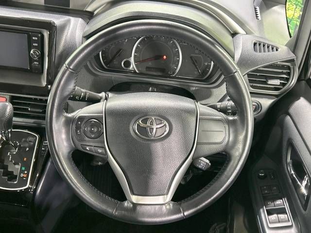 Toyota VOXY 2016-12 196585-11