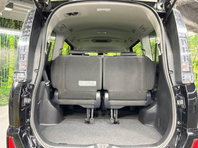 Toyota VOXY 2016-12 196585-10