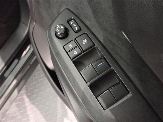 Toyota YARIS CROSS 2022-10 16331-19