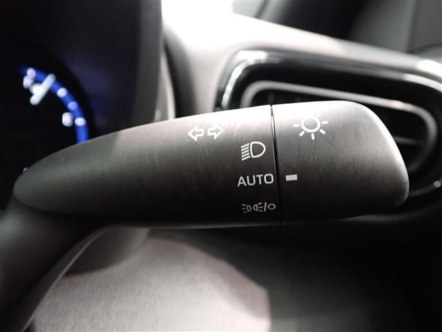 Toyota YARIS CROSS 2022-10 16331-18