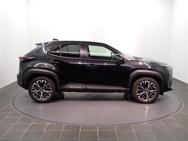 Toyota YARIS CROSS 2022-10 16331-8