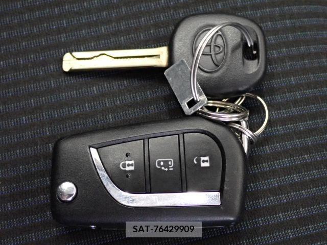 Toyota VOXY 2019-03 321606-4